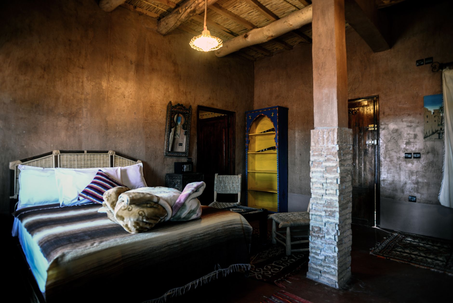 Chambre sous charpente, poutres apparentes